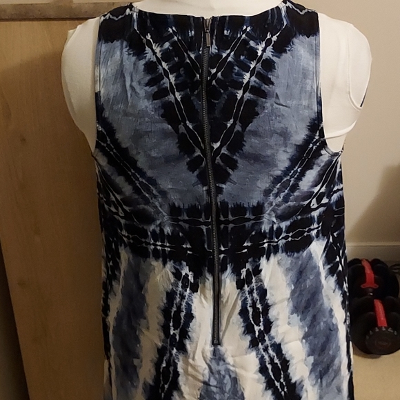 Dress - Picture 3 of 6